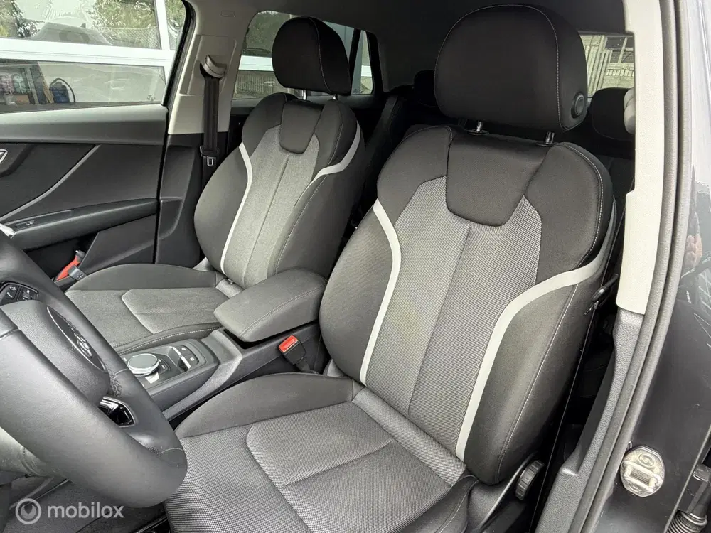 Audi Q2 30 TFSI Advanced edition uit 2021, foto 8