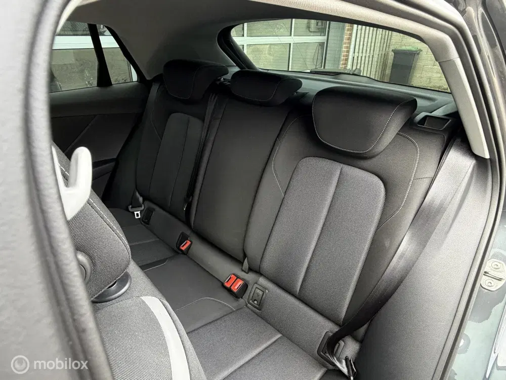Audi Q2 30 TFSI Advanced edition uit 2021, foto 9