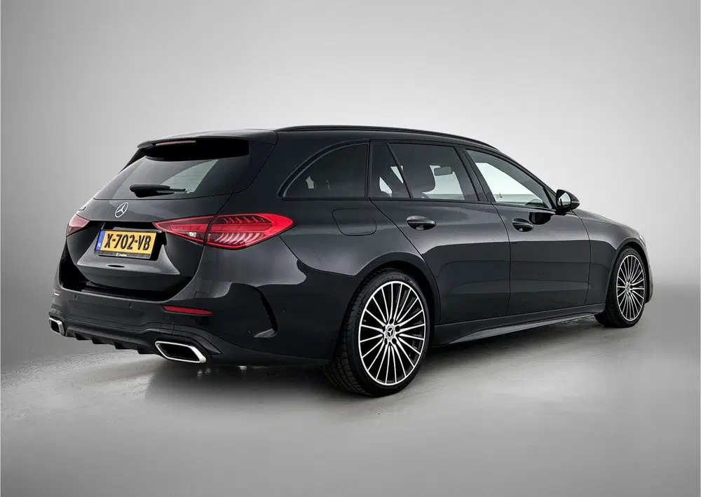 Mercedes-Benz C-Klasse 180 AMG Line uit 2024, foto 2