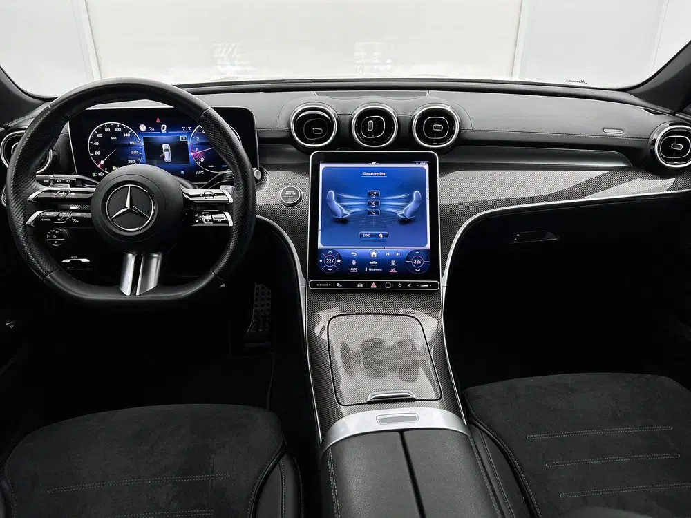 Mercedes-Benz C-Klasse 180 AMG Line uit 2024, foto 4