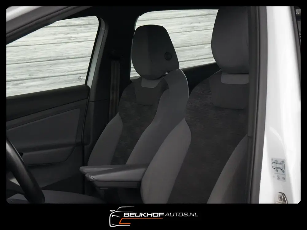 Volkswagen ID.4 77 kWh Trekhaak Adaptive Cruise Navi Soh 94% uit 2023, foto 7