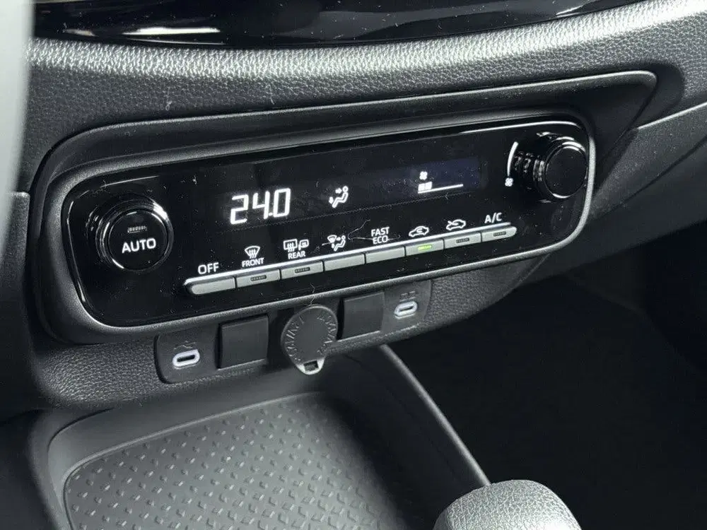 Toyota Aygo X Hybrid 115 play *DEMO* uit 2026, foto 19