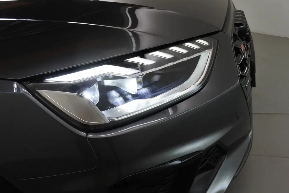 Audi A4 35 TFSi S-Line S-dak 19" uit 2024, foto 11