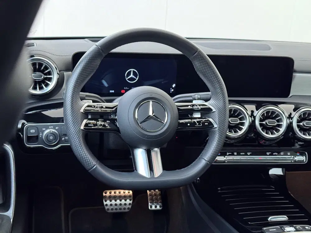 Mercedes-Benz CLA 250 e Business Solution AMG uit 2025, foto 4