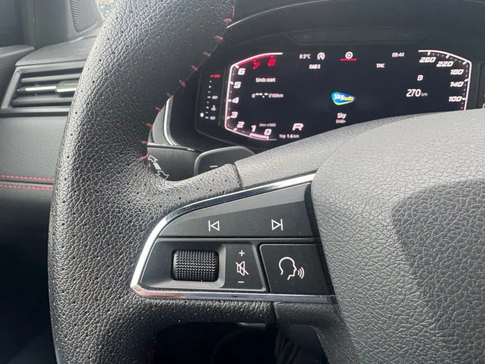 SEAT Arona 1.0 TSI 116pk FR BUSINESS INTENSE DSG Trek uit 2020, foto 18