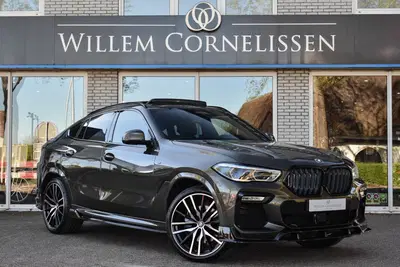BMW X6 xDrive40i High Executive M-Sport Pano Head uit 2022