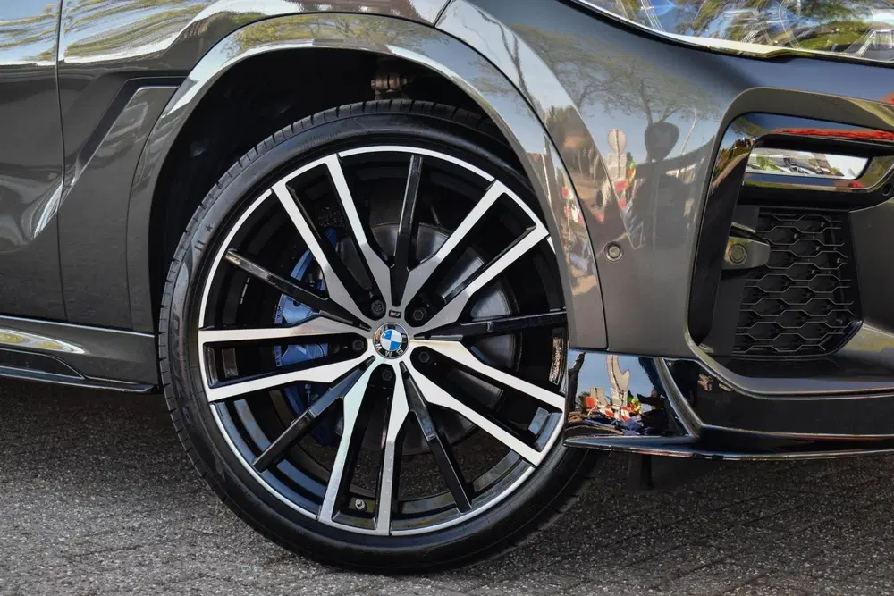 BMW X6 xDrive40i High Executive M-Sport Pano Head uit 2022, foto 6