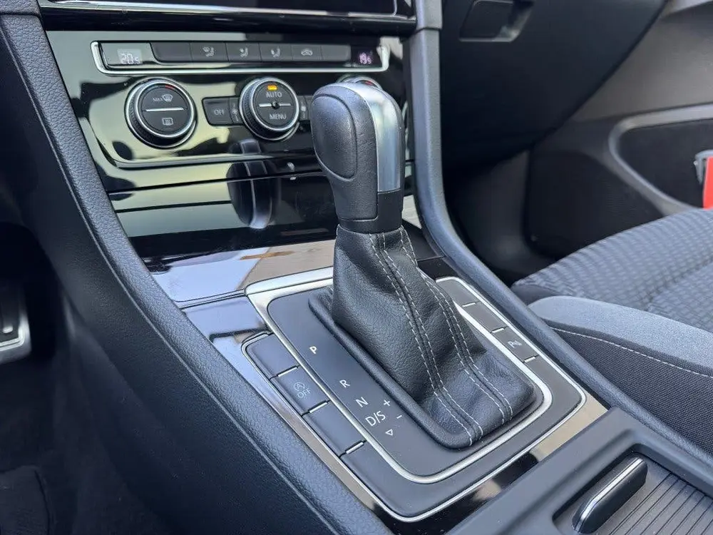Volkswagen GOLF 1.5 TSI DSG R-Line Dynaudio Panoramadak Virt uit 2020, foto 18