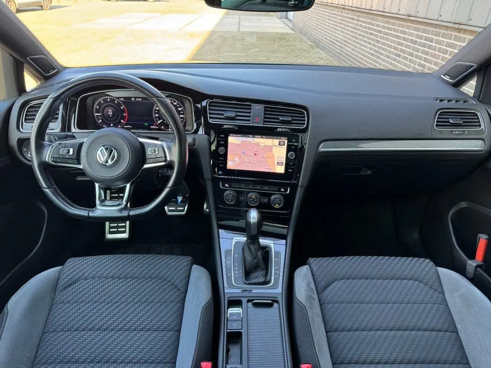 Volkswagen GOLF 1.5 TSI DSG R-Line Dynaudio Panoramadak Virt uit 2020, foto 7