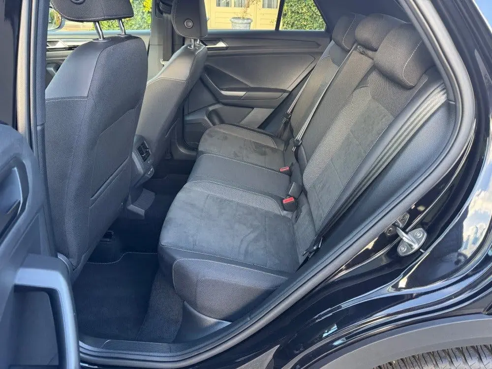 Volkswagen T-Roc 1.5 TSI 150pk DSG R-LINE EDITION Trekhaak uit 2025, foto 15