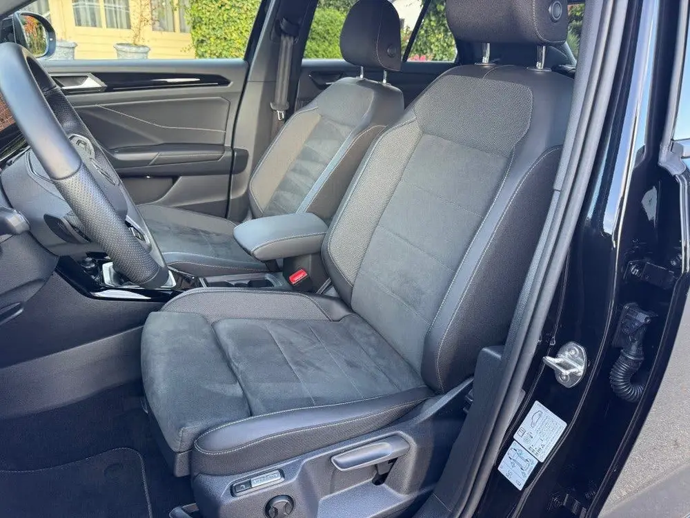 Volkswagen T-Roc 1.5 TSI 150pk DSG R-LINE EDITION Trekhaak uit 2025, foto 16