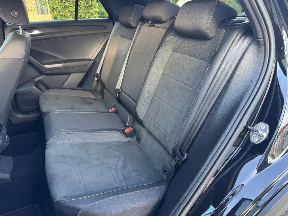 Volkswagen T-Roc 1.5 TSI 150pk DSG R-LINE EDITION Trekhaak uit 2025, foto 18