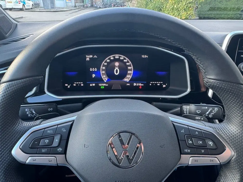 Volkswagen T-Roc 1.5 TSI 150pk DSG R-LINE EDITION Trekhaak uit 2025, foto 20