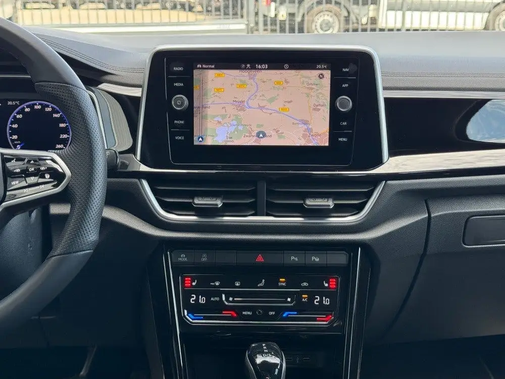 Volkswagen T-ROC 1.5 TSI DSG R-LINE BUSINESS+ Trekhaak IQ Li uit 2022, foto 19