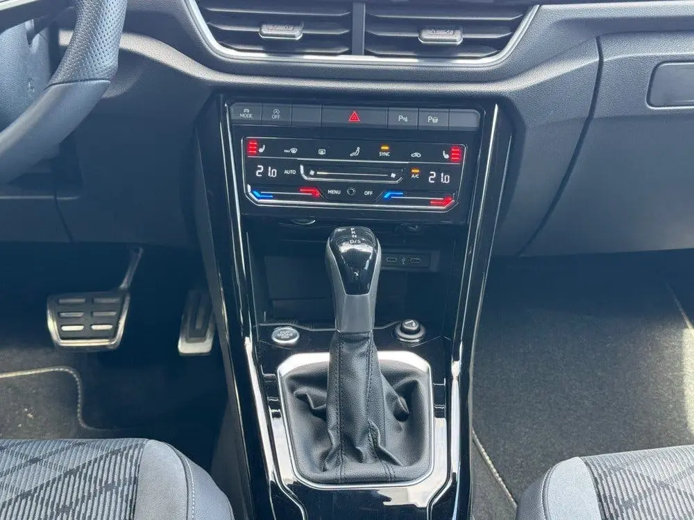 Volkswagen T-ROC 1.5 TSI DSG R-LINE BUSINESS+ Trekhaak IQ Li uit 2022, foto 20