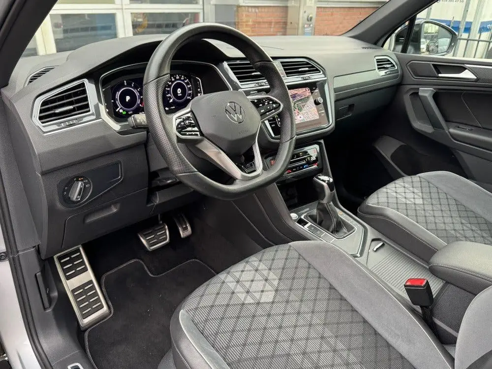 Volkswagen TIGUAN 1.4TSI eHybride 245pk R-Line business Blac uit 2022, foto 11