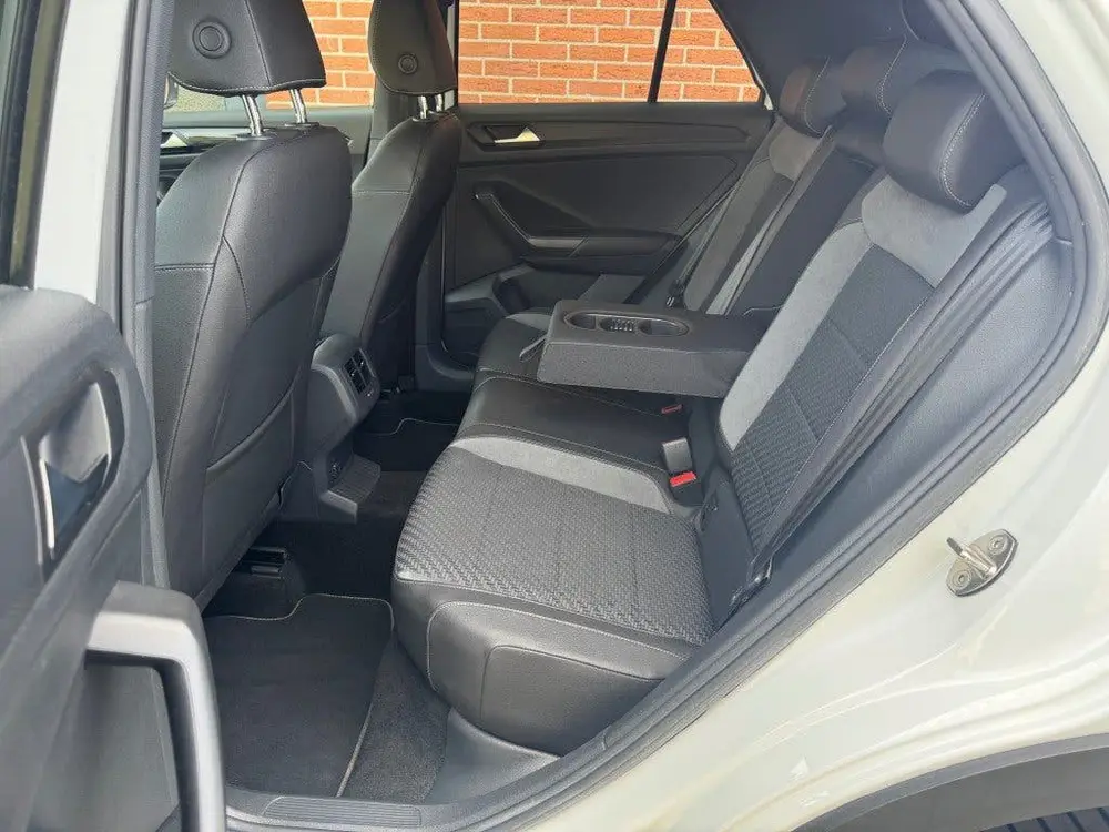 Volkswagen T-ROC 1.5 TSI R-Line DSG 150pk uit 2019, foto 16
