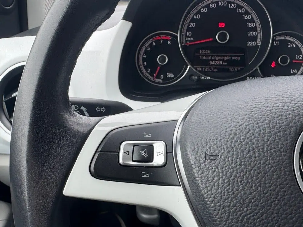 Volkswagen UP 1.0 BEATS  5-drs DAB Radio Lane Assist uit 2020, foto 19