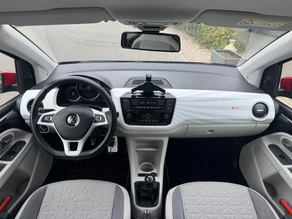 Volkswagen UP 1.0 BEATS  5-drs DAB Radio Lane Assist uit 2020, foto 6