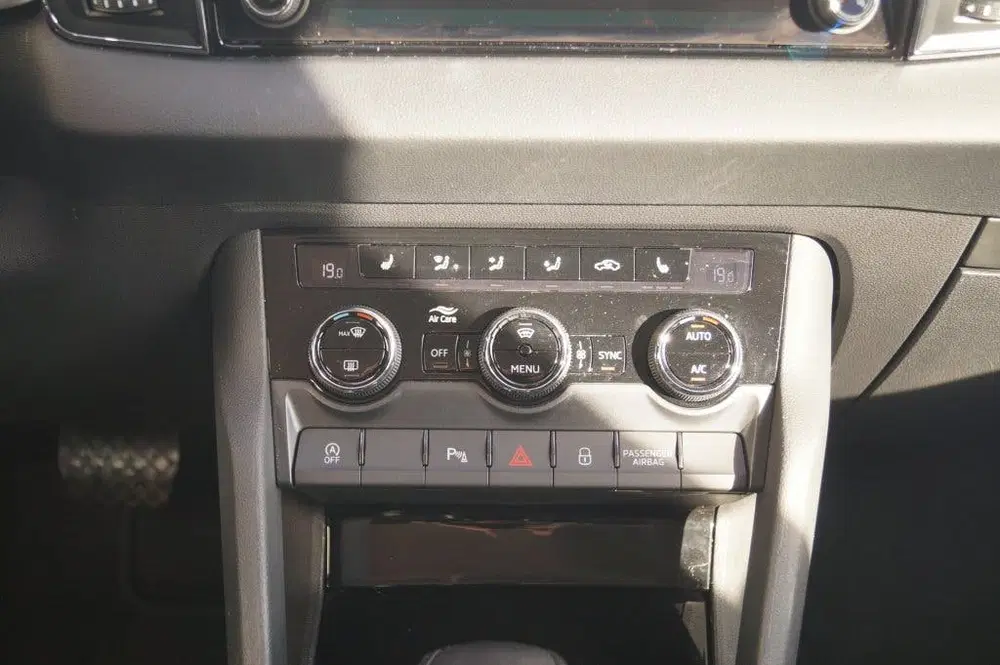 Skoda Karoq 2.0 TDI DSG Ambition -LEER-NAVI-ECC-PDC uit 2022, foto 12
