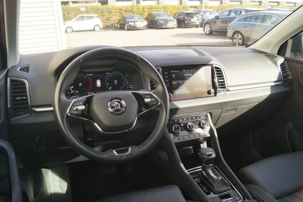 Skoda Karoq 2.0 TDI DSG Ambition -LEER-NAVI-ECC-PDC uit 2022, foto 8