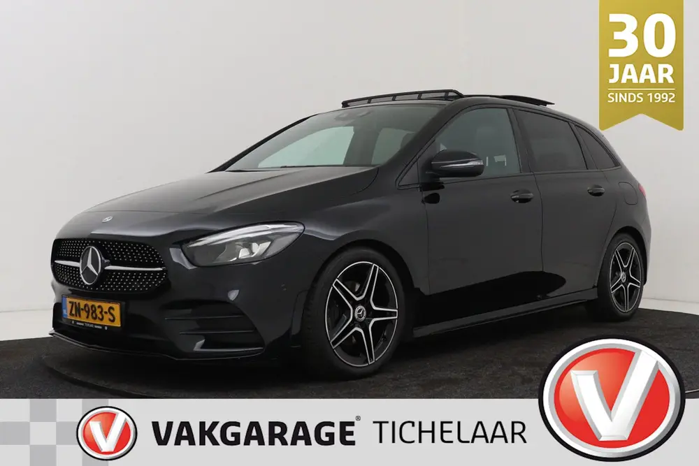 Mercedes-Benz B-Klasse 180 Business Solution AMG-Line | Pano uit 2019
