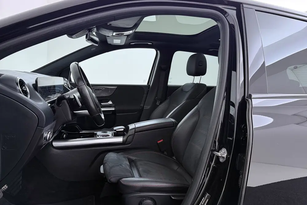 Mercedes-Benz B-Klasse 180 Business Solution AMG-Line | Pano uit 2019, foto 3