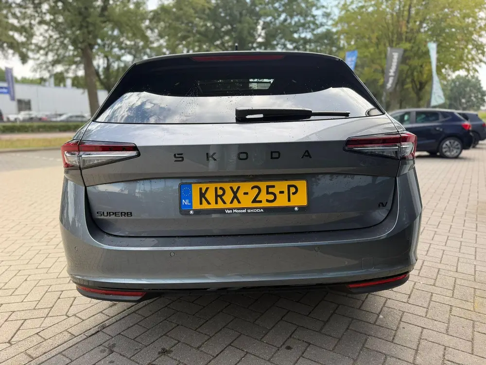 Skoda Superb 1.5 TSI PHEV Sportline Business 204 pk uit 2026, foto 3