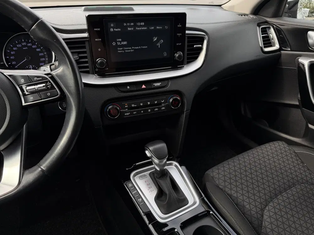 Kia Ceed 1.6 GDI PHEV DynamicLine uit 2021, foto 11