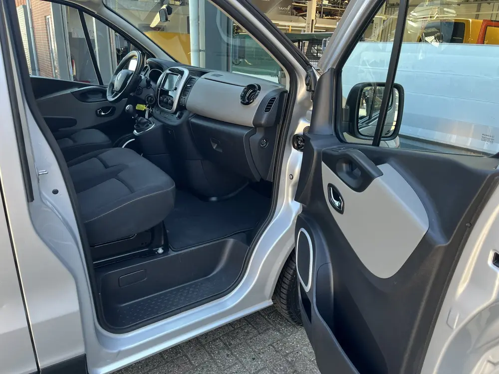 Renault Trafic Passenger 1.6 dCi 122pk Grand Intens Energ uit 2019, foto 5