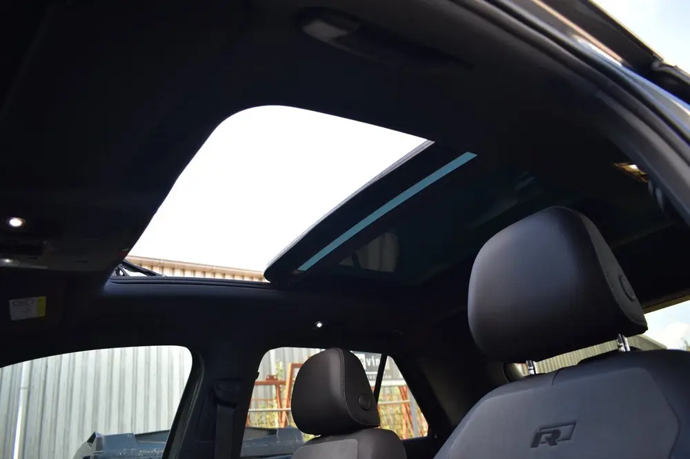 Volkswagen T-Roc 1.5 TSI R-LINE | PANO | TREKHAAK | CAMERA | uit 2019, foto 10