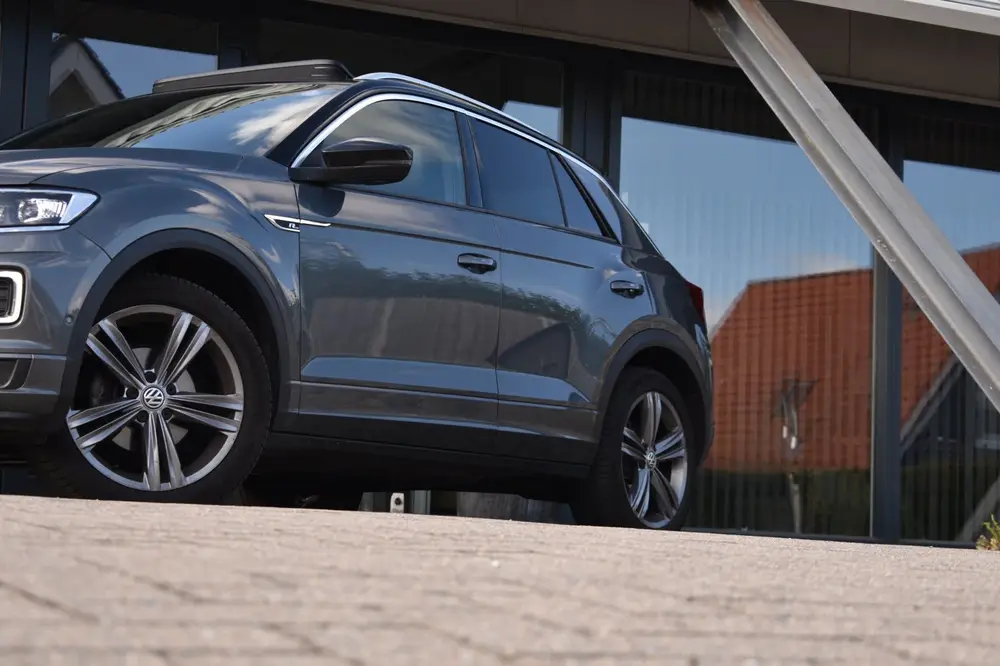 Volkswagen T-Roc 1.5 TSI R-LINE | PANO | TREKHAAK | CAMERA | uit 2019, foto 17