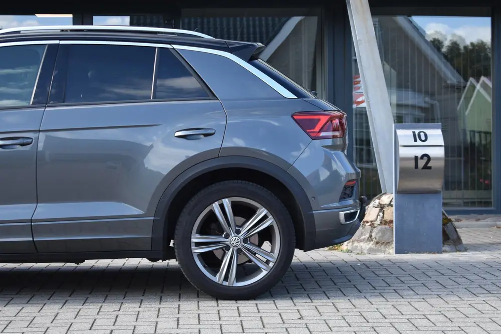 Volkswagen T-Roc 1.5 TSI R-LINE | PANO | TREKHAAK | CAMERA | uit 2019, foto 20