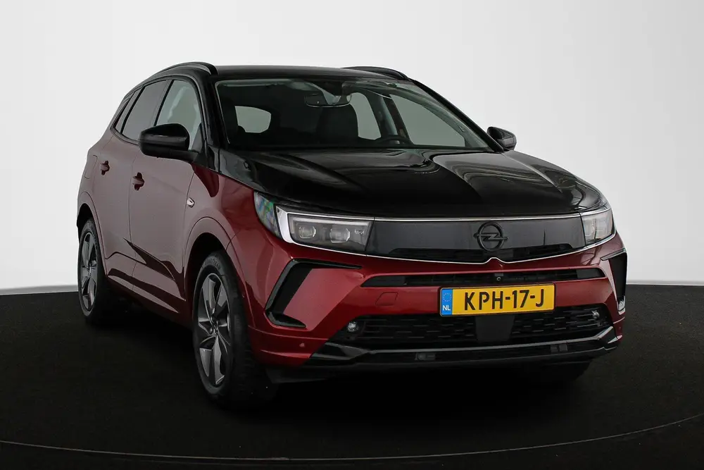 Opel Grandland 1.6 Turbo Plug-In Hybrid 4x4 GSE 300PK Stu uit 2023, foto 2