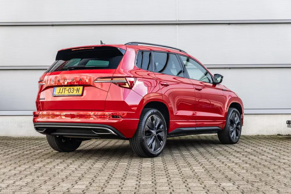 Skoda Karoq 1.5 TSI 150pk DSG ACT Sportline Business uit 2025, foto 2