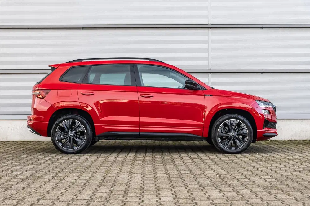 Skoda Karoq 1.5 TSI 150pk DSG ACT Sportline Business uit 2025, foto 3