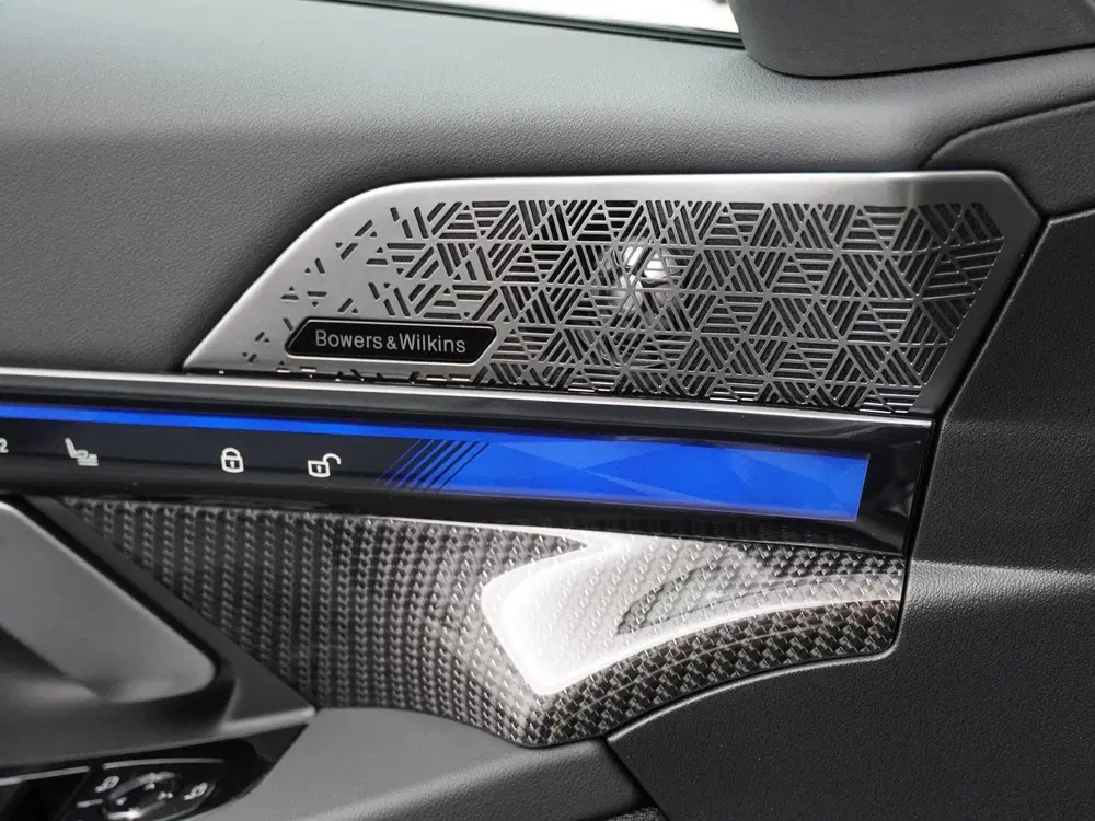 BMW M5 Sedan uit 2025, foto 16