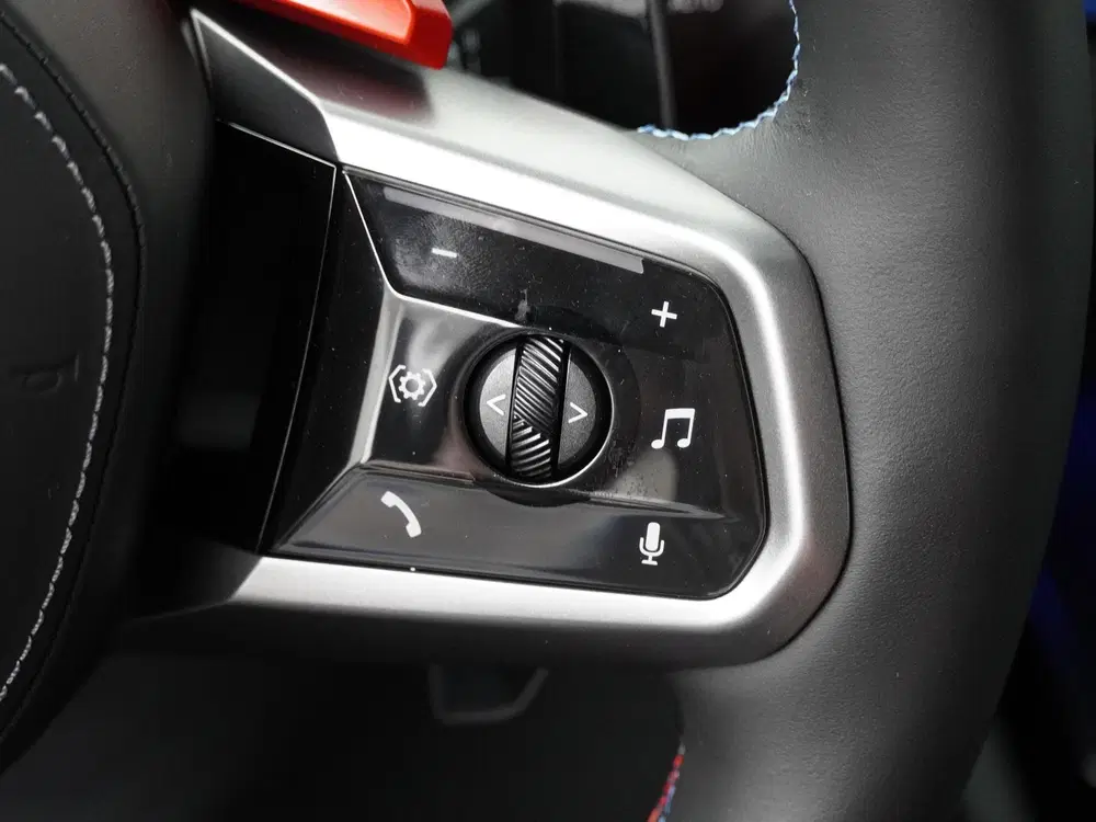 BMW M5 Sedan uit 2025, foto 18
