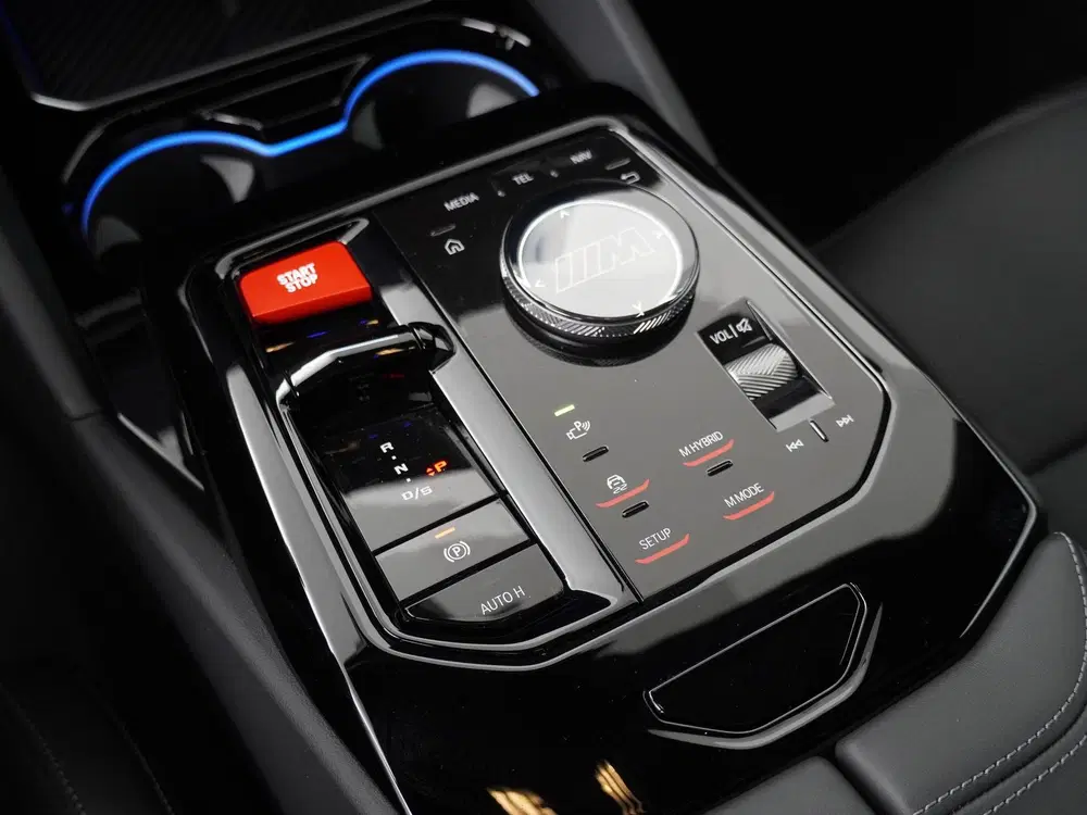 BMW M5 Sedan uit 2025, foto 20