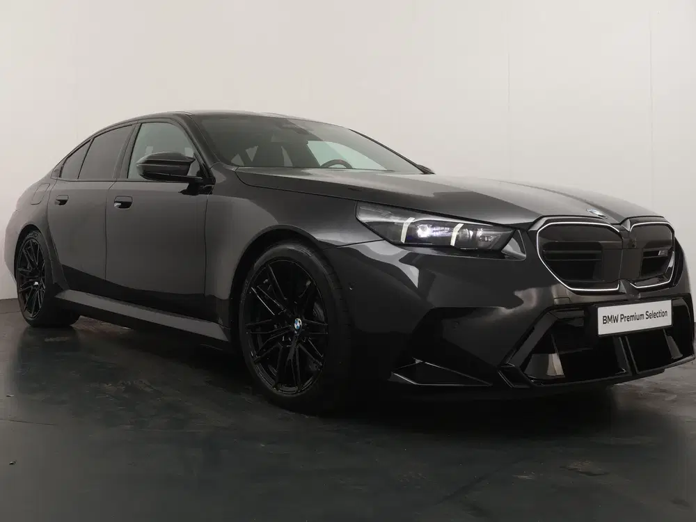 BMW M5 Sedan uit 2025, foto 6