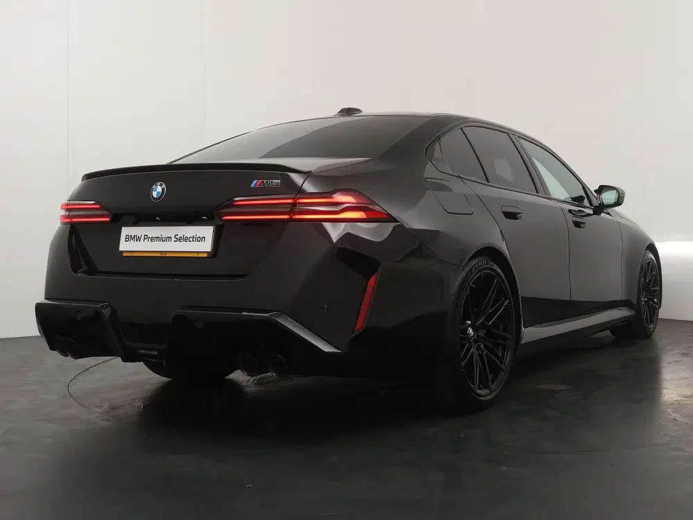 BMW M5 Sedan uit 2025, foto 8