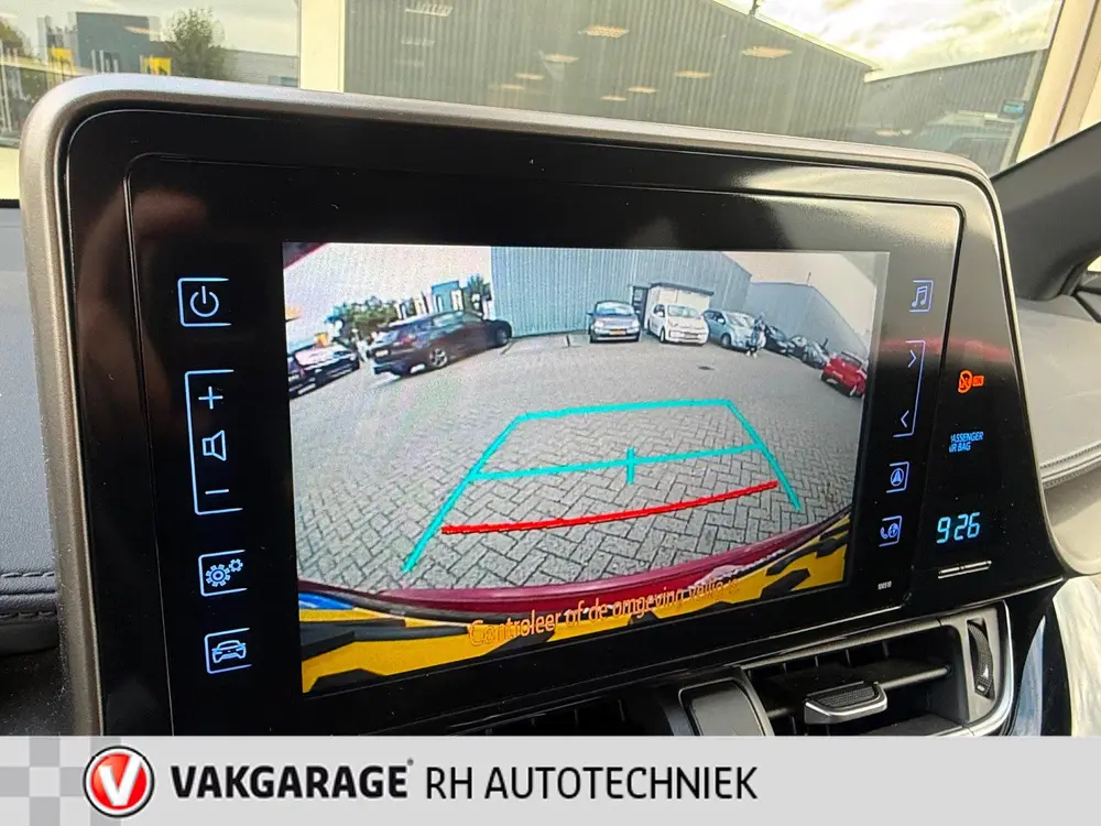 Toyota C-Hr 1.8 Hybrid Dynamic uit 2019, foto 11