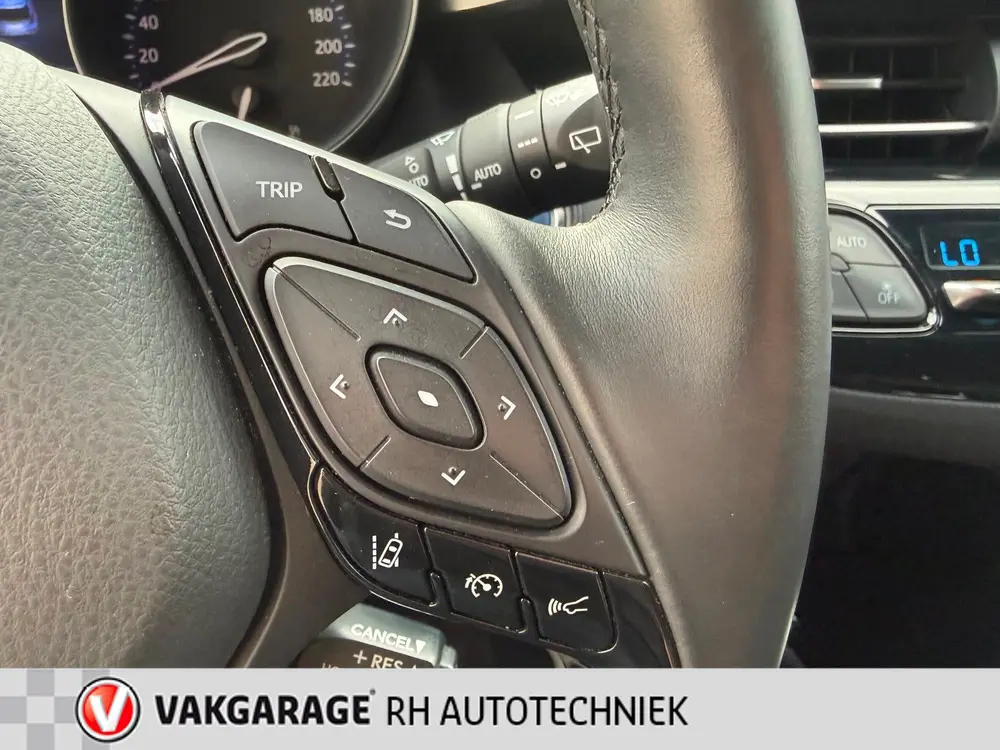 Toyota C-Hr 1.8 Hybrid Dynamic uit 2019, foto 16