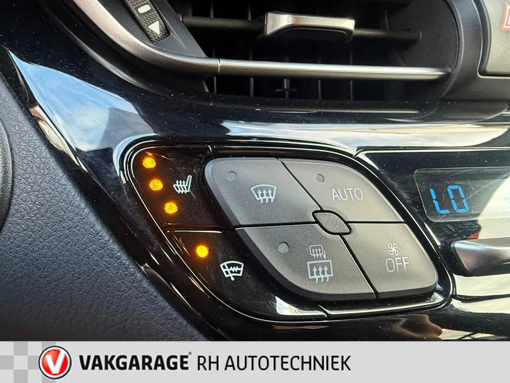 Toyota C-Hr 1.8 Hybrid Dynamic uit 2019, foto 18