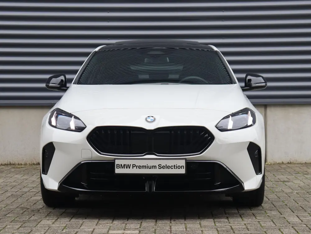 BMW 1-serie 5-deurs 120 uit 2025, foto 3