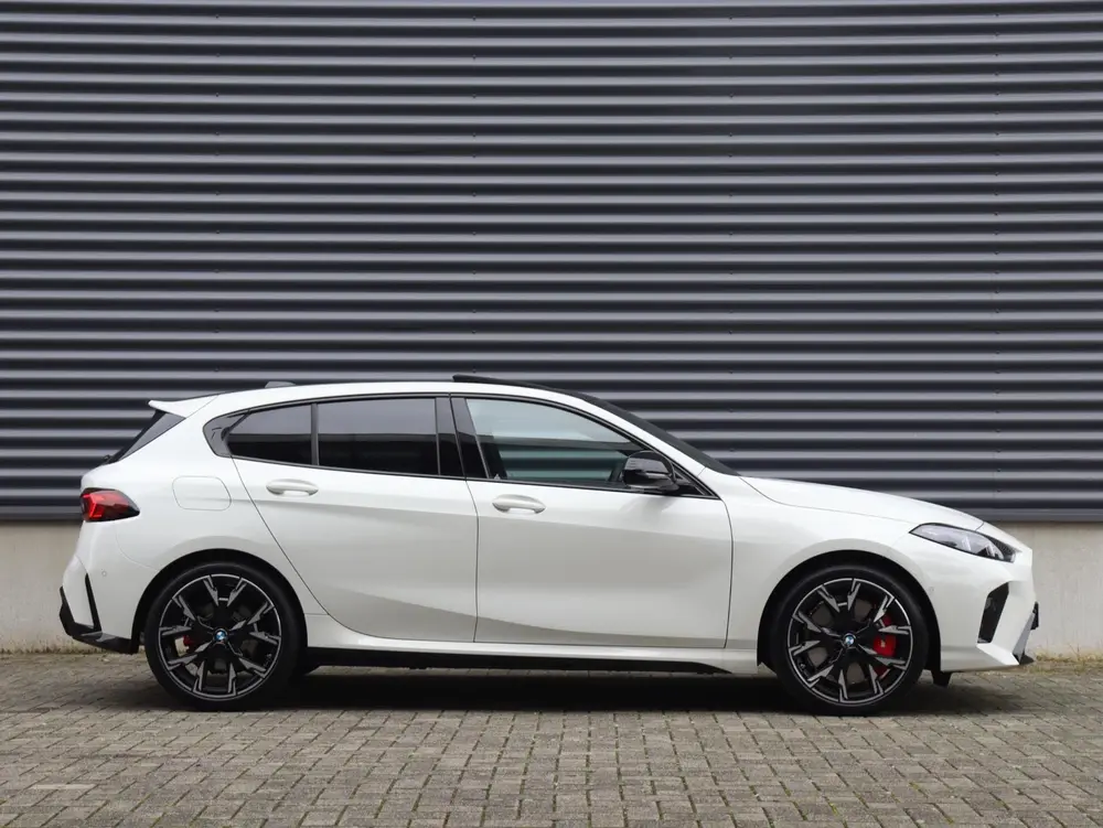 BMW 1-serie 5-deurs 120 uit 2025, foto 5