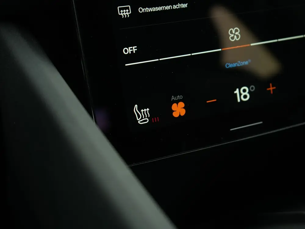 Polestar 2 SINGLE MOTOR 69 KWH SOH 94 uit 2024, foto 17