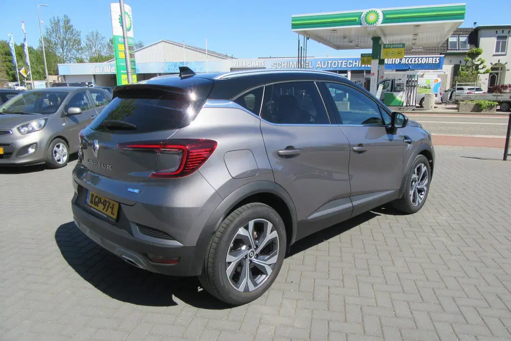 Renault Captur 1.6 E-Tech Plug-in Hybrid 160 R.S. Line uit 2022, foto 4