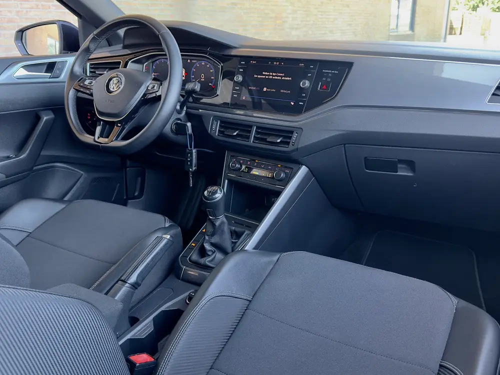 Volkswagen Polo 1.0 TSI R-LINE HIGHLINE LEDER NAVI DIGI-DASH uit 2019, foto 2