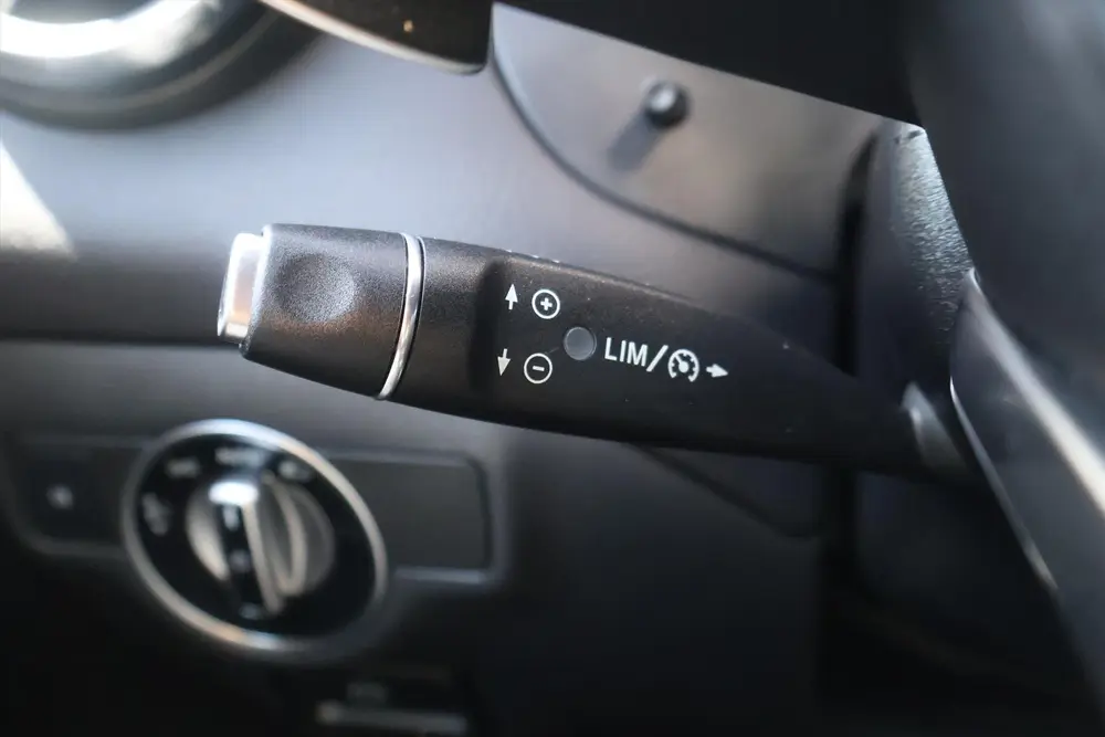 Mercedes-Benz CLA 180 AMG-LINE Magno Polarzilver uit 2019, foto 18